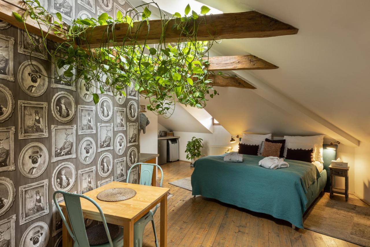 Gigantic Boho Chic 3 Bedroom 3 Bathroom Loft With Hanging Chair Prague Exterior photo