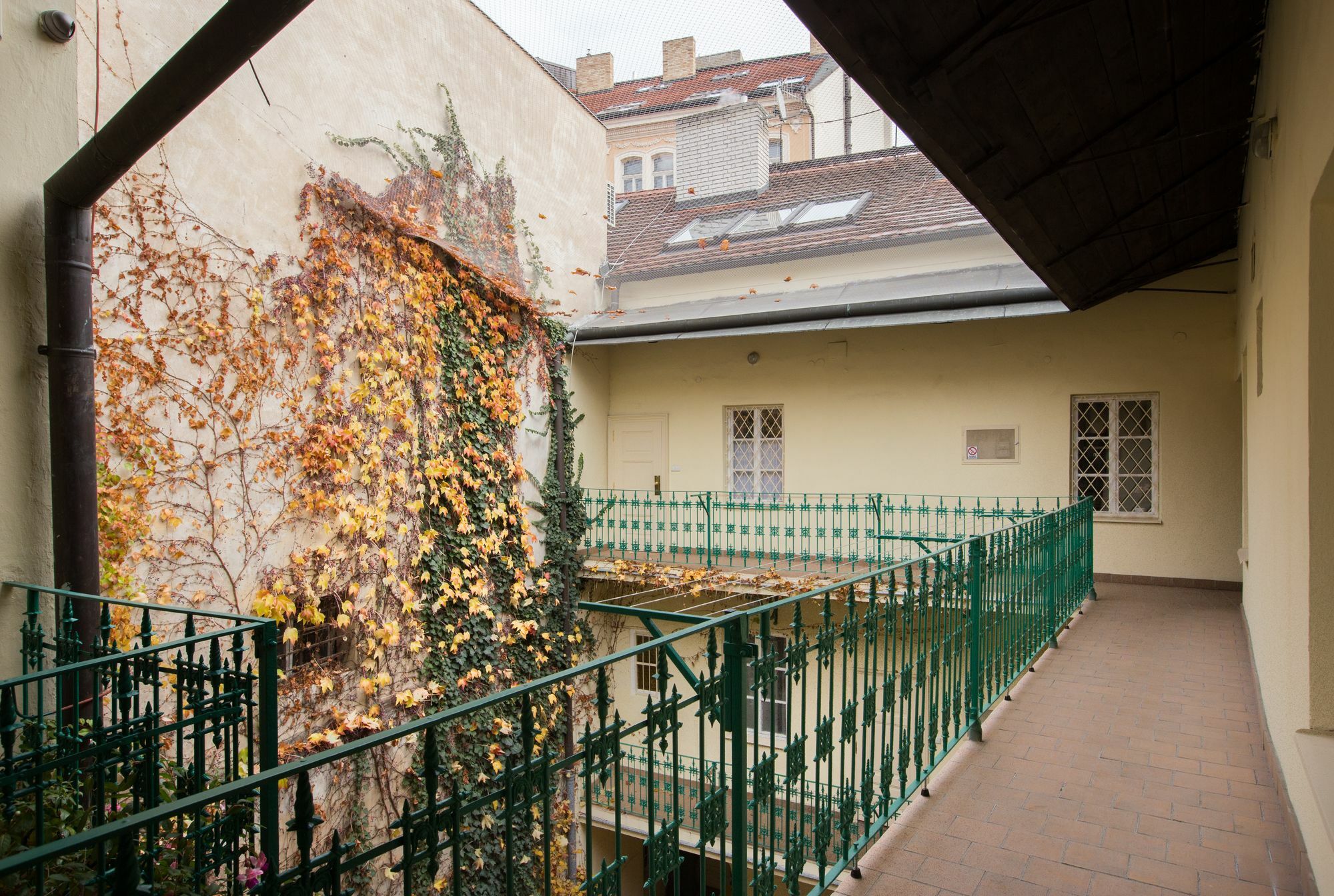 Gigantic Boho Chic 3 Bedroom 3 Bathroom Loft With Hanging Chair Prague Exterior photo